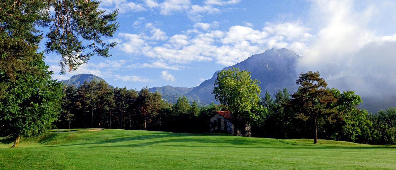 Pensión The Golf Club